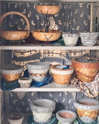 vasi ricoperti in sasso o legno