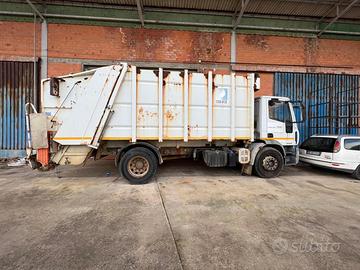 Iveco 180/E4  trasporto rifiuti autocompattatore