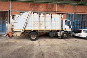 Iveco 180/E4  trasporto rifiuti autocompattatore