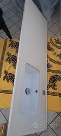 Lavabo con marmo pregiato