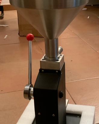 Riempitrice manuale