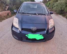 TOYOTA Yaris - 2009