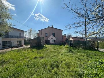 CASA SEMINDIPENDENTE A MONTECASTRILLI