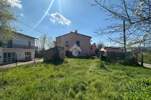 CASA SEMINDIPENDENTE A MONTECASTRILLI