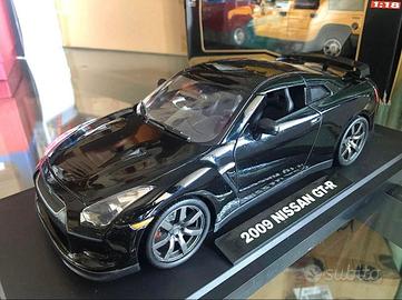 NISSAN GTR SCALA 1/18