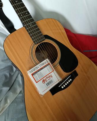 Chitarra Yamaha folk
