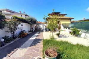 PORZIONE DI TRIFAMILIARE A ARDEA