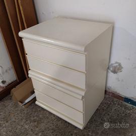 comodini in legno massello