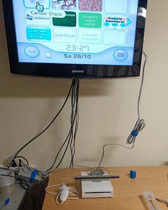 NINTENDO WII BIANCA COMPLETA DI CAVI