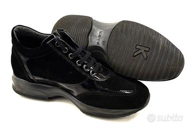 SCARPE KEYS IN CAMOSCIO NERO.