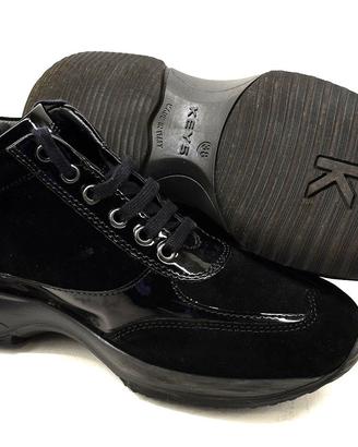 SCARPE KEYS IN CAMOSCIO NERO.