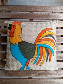 Cuscino vintage anni'70 ricamato a rilievo - gallo