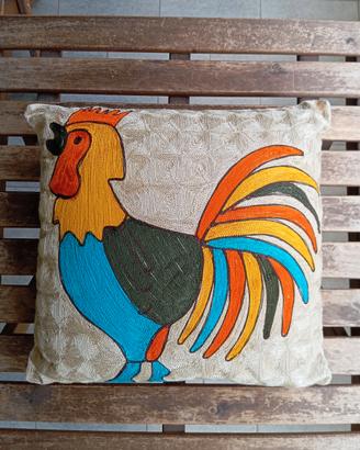Cuscino vintage anni'70 ricamato a rilievo - gallo