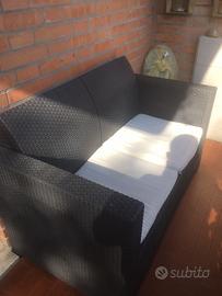 Divanetto tavolino giardino