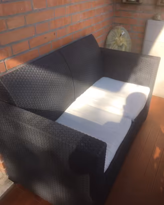 Divanetto tavolino giardino