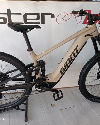 Giant Stance E +1 tg M