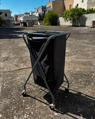 Carrello portabiancheria professionale con ruote