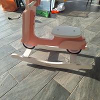 vespa di legno marca  rocketbaby