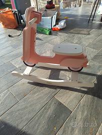 vespa di legno marca  rocketbaby