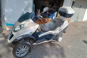 Piaggio mp3 300 ricambi