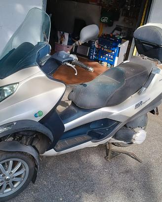 Piaggio mp3 300 ricambi