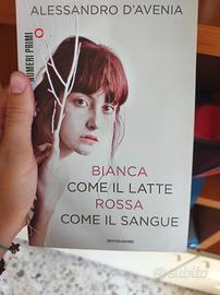 bianca come il latte rossa come il sangue
