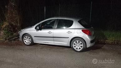 Auto Peugeot 