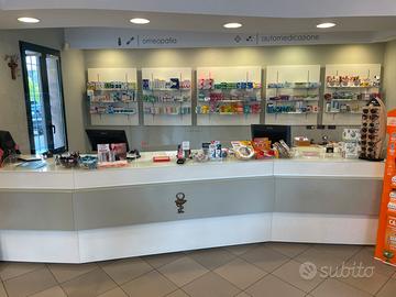 Mobili per attività commerciale/farmacia