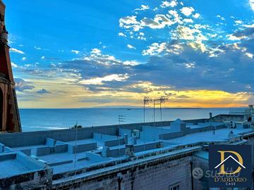 Palazzo Indipendente con Terrazzo Vista mare