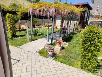 Pineto Appartamento al mare con giardino