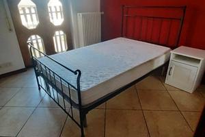 Stanza in appartamento condiviso