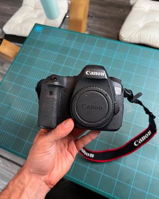 Canon EOS 6D — Solo corpo — Completo di accessori