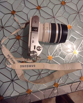 Samsung NX300 – Mirrorless