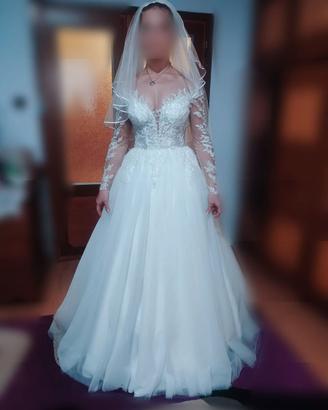 SPLENDIDO ABITO DA SPOSA FATTO A MANO