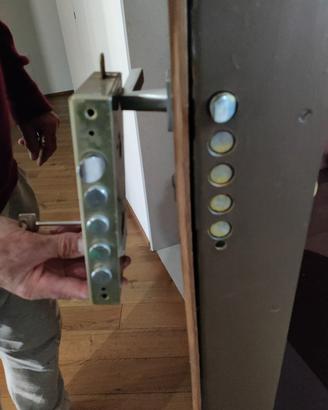 Serratura per porta blindata usata 