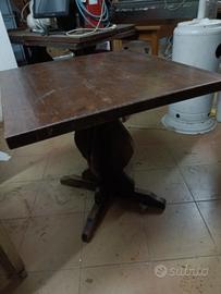tavoli in legno massello con sedie