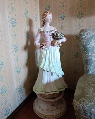 arredamento donna in ceramica alta