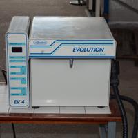 Generatore di vapore per laboratorio odontotecnico