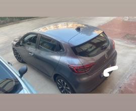 Renault Clio 08/2023 19500km