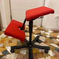 Sgabello Stokke ergonomico con ruote