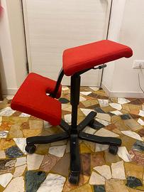 Sgabello Stokke ergonomico con ruote