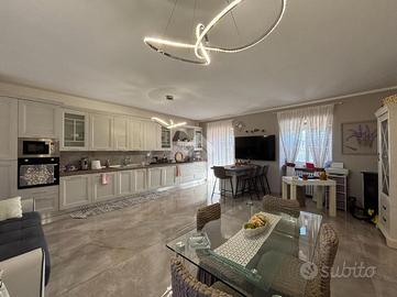 CASA SEMINDIPENDENTE A CHIVASSO