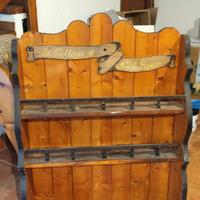 Manufatto in legno per esposizione barattoli e bot