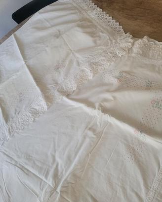 lenzuolo matrimoniale con pizzo