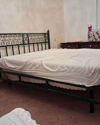 truttura letto in ferro battuto