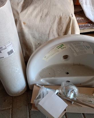Lavabo con colonna e rubinetteria