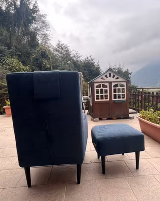 Poltrona con pouf