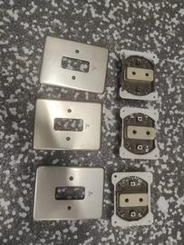 3 Prese BTICINO SERIE PIUMA PRESA DA 10A X TONDA