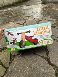 Miki Nike in legno