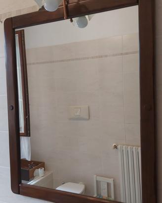 Specchiera bagno con bordo in legno + mensole vetr